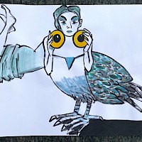 Frau mit Vogel
